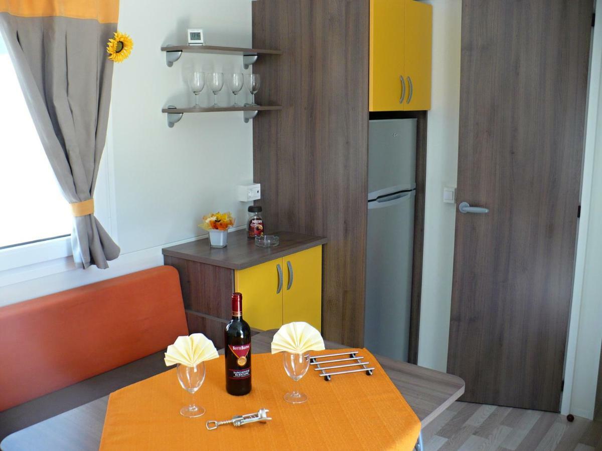 Victoria Mobilehome In Solaris Fkk Naturist Camping Resort Poreč Kültér fotó