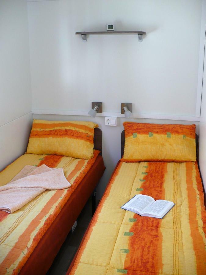 Victoria Mobilehome In Solaris Fkk Naturist Camping Resort Poreč Kültér fotó
